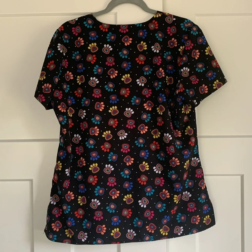 {White Cross} scrub top - Picture 7 of 7